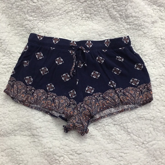 Patterned Shorts - Picture 1 of 2